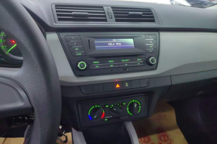 Used Skoda Fabia 2017 1.4L Automatic Car Enjoy Edition Audio And AC Panel