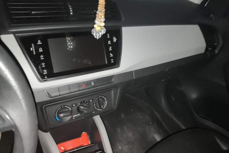 Used Skoda Fabia 2017 1.4L Automatic Car Enjoy Edition Audio And AC Panel