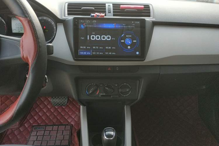 Used Skoda Fabia 2017 1.4L Automatic Car Enjoy Edition Audio And AC Panel