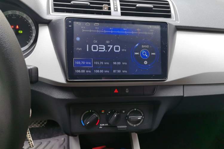 Used Skoda Fabia 2017 1.4L Automatic Car Enjoy Edition Audio And AC Panel