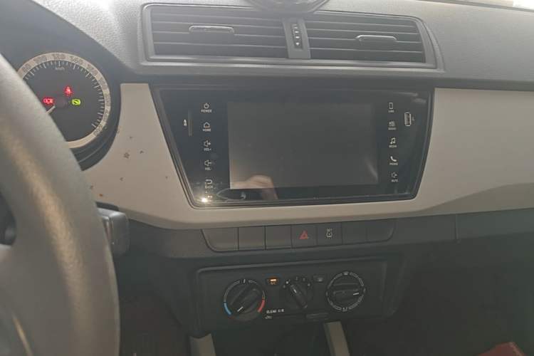 Used Skoda Fabia 2017 1.4L Automatic Car Enjoy Edition Audio And AC Panel