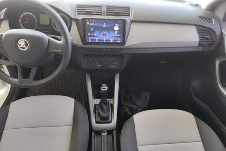 Used Skoda Fabia 2017 1.4L Automatic Car Enjoy Edition Audio And AC Panel