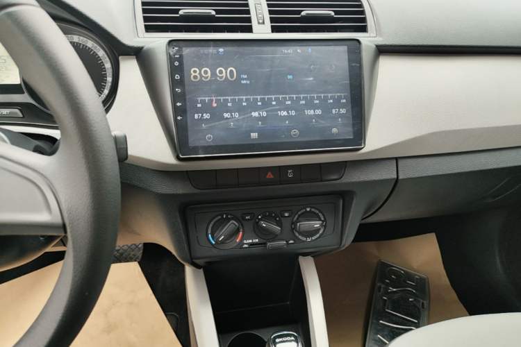 Used Skoda Fabia 2017 1.4L Automatic Car Enjoy Edition Audio And AC Panel