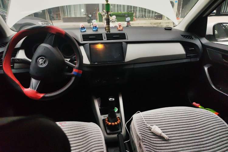 Used Skoda Fabia 2017 1.4L Automatic Car Enjoy Edition Center Console