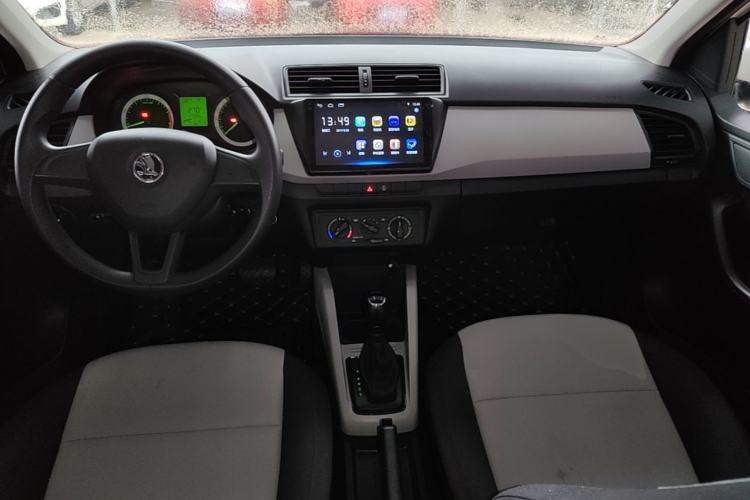 Used Skoda Fabia 2017 1.4L Automatic Car Enjoy Edition Center Console