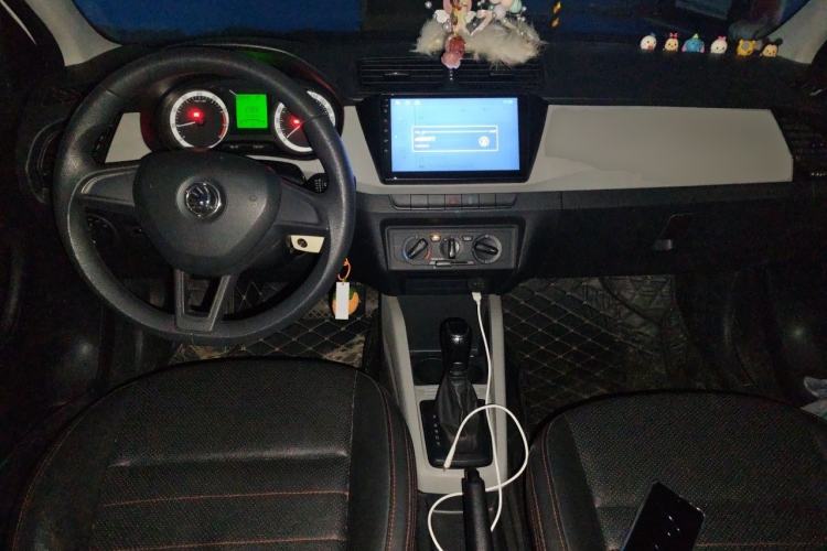 Used Skoda Fabia 2017 1.4L Automatic Car Enjoy Edition Center Console