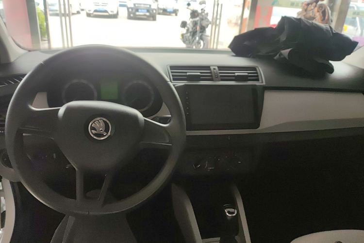 Used Skoda Fabia 2017 1.4L Automatic Car Enjoy Edition Center Console
