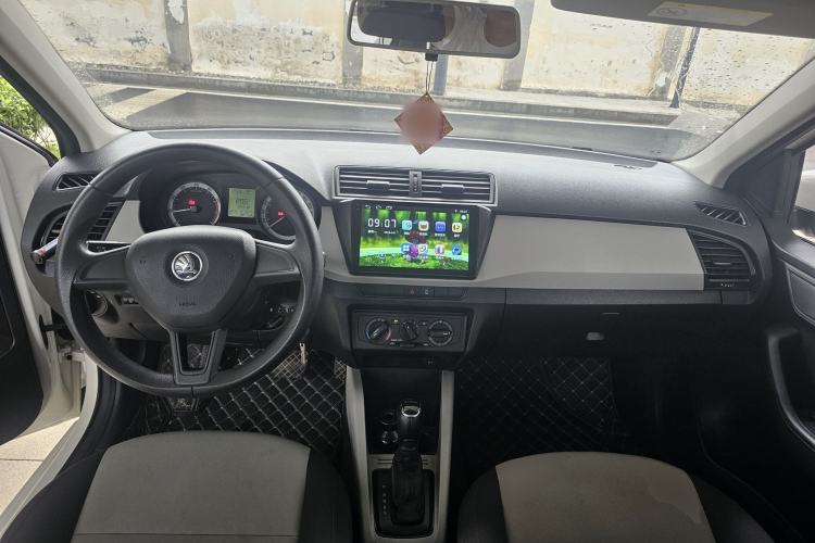 Used Skoda Fabia 2017 1.4L Automatic Car Enjoy Edition Center Console