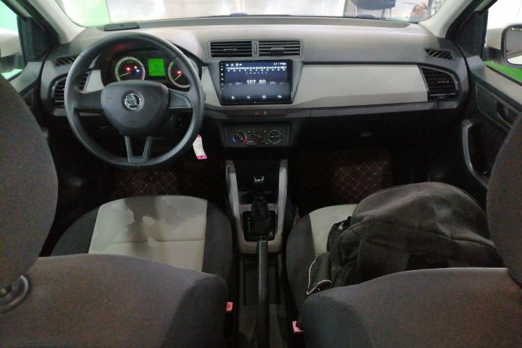 Used Skoda Fabia 2017 1.4L Automatic Car Enjoy Edition Center Console