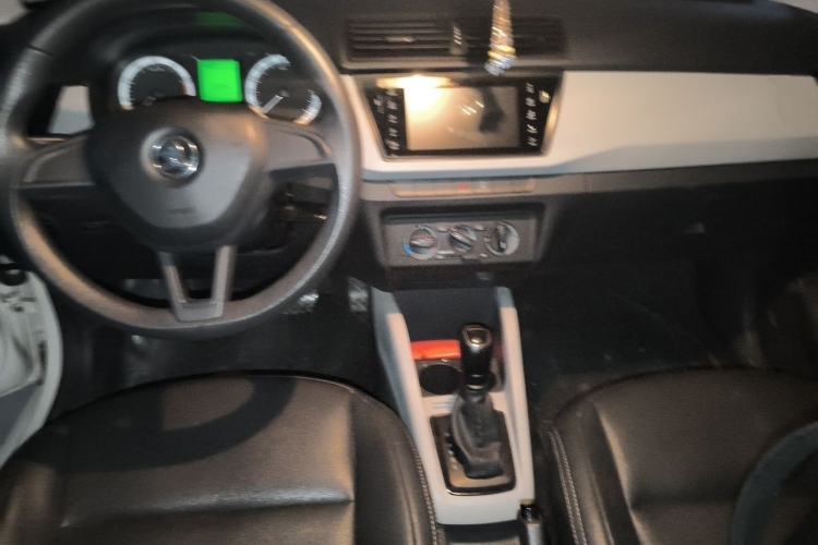 Used Skoda Fabia 2017 1.4L Automatic Car Enjoy Edition Center Console