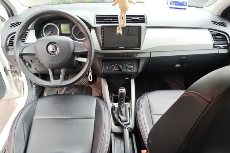 Used Skoda Fabia 2017 1.4L Automatic Car Enjoy Edition Center Console