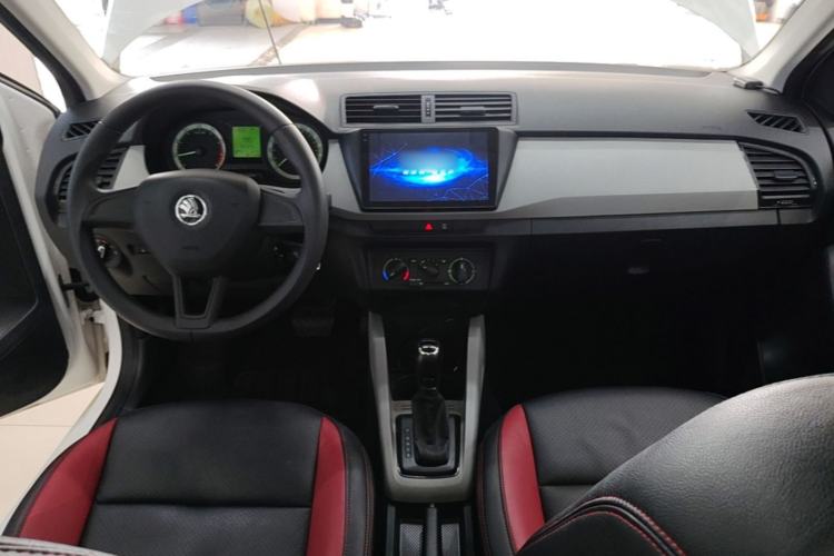 Used Skoda Fabia 2017 1.4L Automatic Car Enjoy Edition Center Console