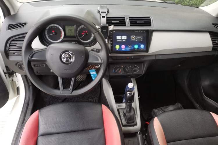 Used Skoda Fabia 2017 1.4L Automatic Car Enjoy Edition Center Console