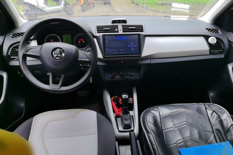 Used Skoda Fabia 2017 1.4L Automatic Car Enjoy Edition Center Console