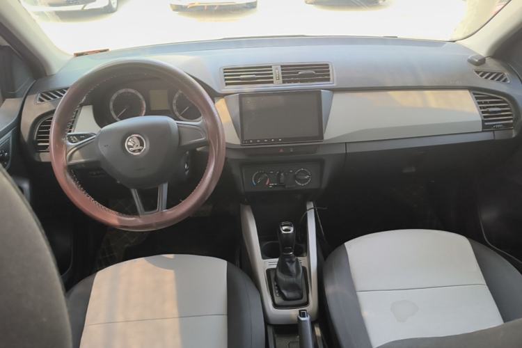 Used Skoda Fabia 2017 1.4L Automatic Car Enjoy Edition Center Console