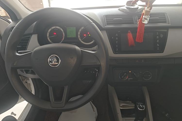 Used Skoda Fabia 2017 1.4L Automatic Car Enjoy Edition Center Console