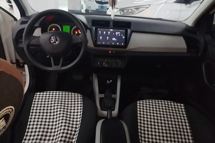 Used Skoda Fabia 2017 1.4L Automatic Car Enjoy Edition Center Console