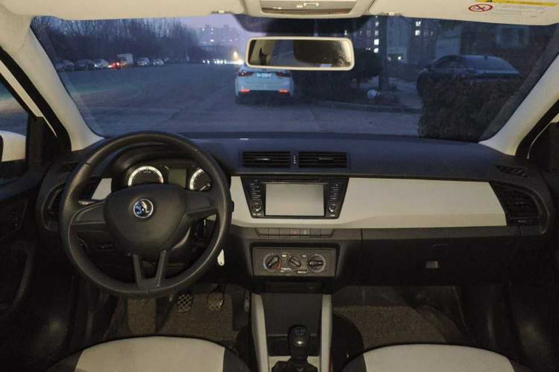 Used Skoda Fabia 2017 1.4L Manual Enjoy Edition Center Console