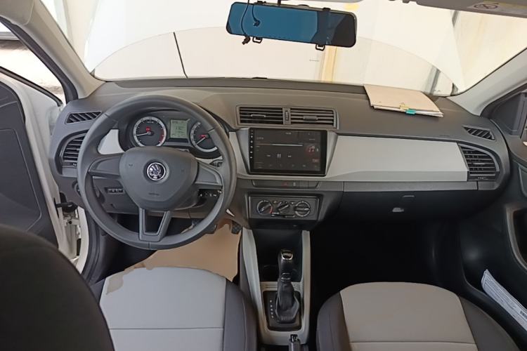 Used Skoda Fabia 2017 1.4L Automatic Car Enjoy Edition Center Console
