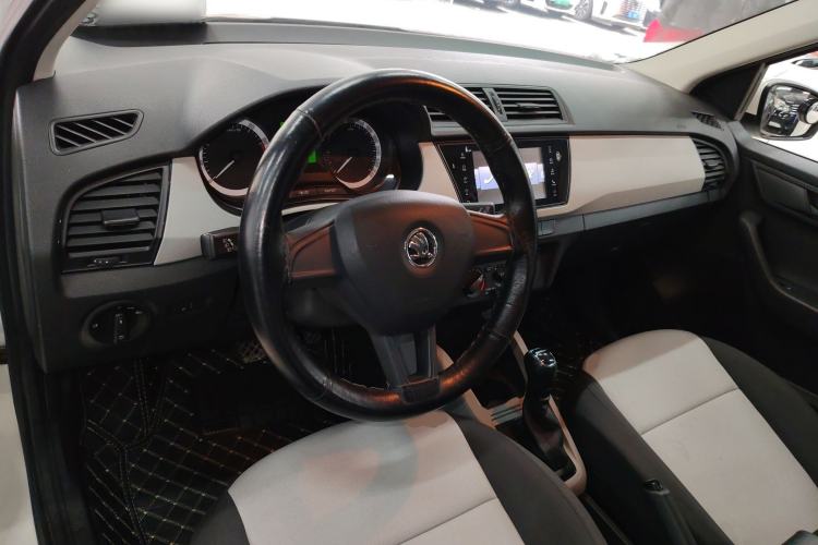 Used Skoda Fabia 2017 1.4L Automatic Car Enjoy Edition Center Console