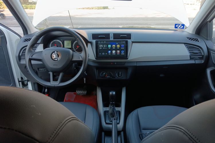 Used Skoda Fabia 2017 1.4L Automatic Car Enjoy Edition Center Console