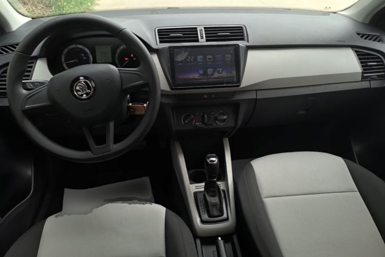 Used Skoda Fabia 2017 1.4L Automatic Car Enjoy Edition Center Console