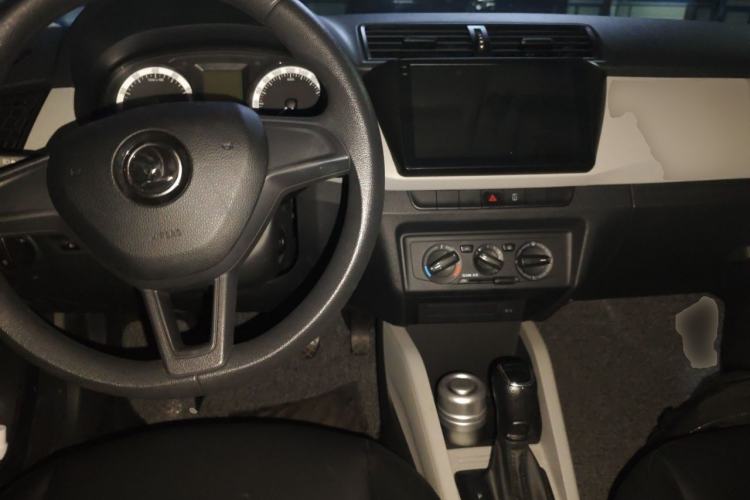 Used Skoda Fabia 2017 1.4L Automatic Car Enjoy Edition Center Console