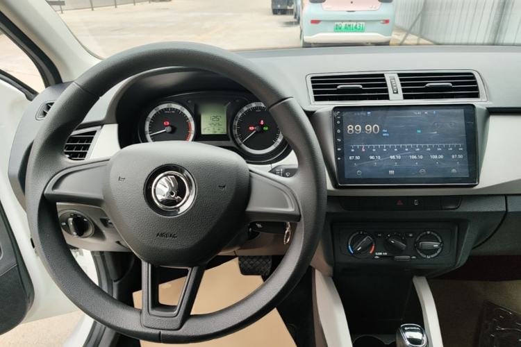Used Skoda Fabia 2017 1.4L Automatic Car Enjoy Edition Center Console