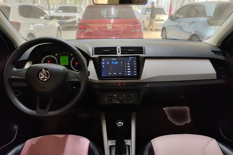 Used Skoda Fabia 2017 1.4L Automatic Car Enjoy Edition Center Console