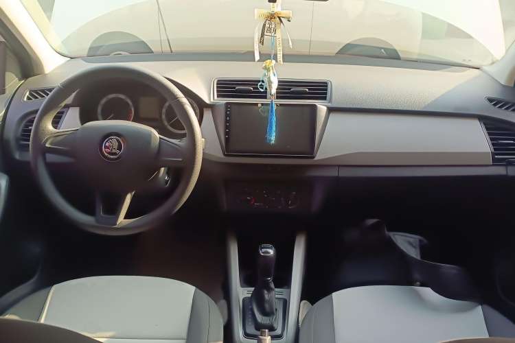 Used Skoda Fabia 2017 1.4L Automatic Car Enjoy Edition Center Console