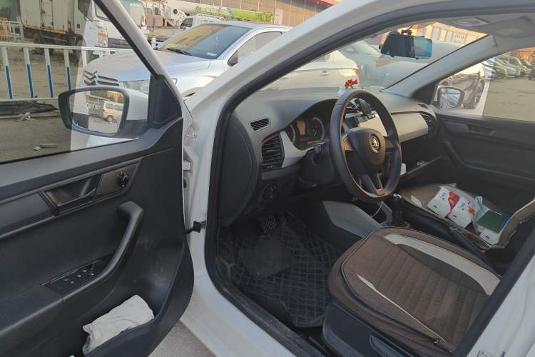 Used Skoda Fabia 2017 1.4L Automatic Car Enjoy Edition Driver Seat