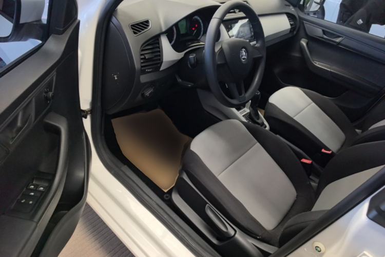 Used Skoda Fabia 2017 1.4L Automatic Car Enjoy Edition Driver Seat
