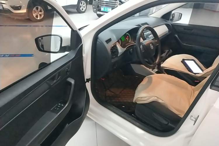 Used Skoda Fabia 2017 1.4L Automatic Car Enjoy Edition Driver Seat