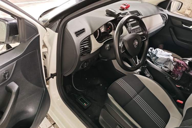 Used Skoda Fabia 2017 1.6L Automatic Sport Edition Driver Seat