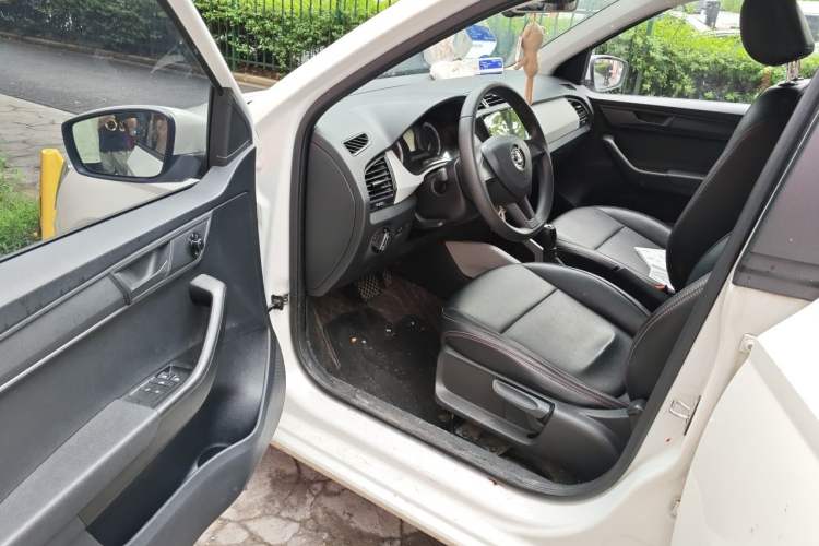 Used Skoda Fabia 2017 1.4L Automatic Car Enjoy Edition Driver Seat