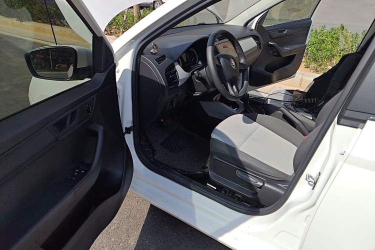 Used Skoda Fabia 2017 1.4L Automatic Car Enjoy Edition Driver Seat