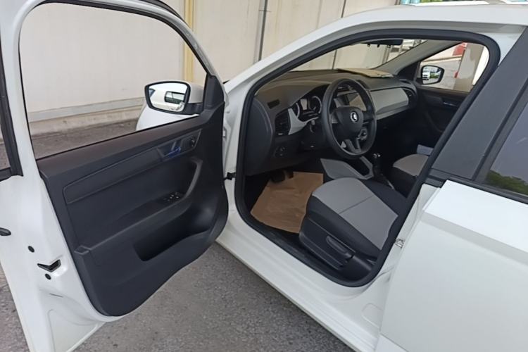Used Skoda Fabia 2017 1.4L Automatic Car Enjoy Edition Driver Seat