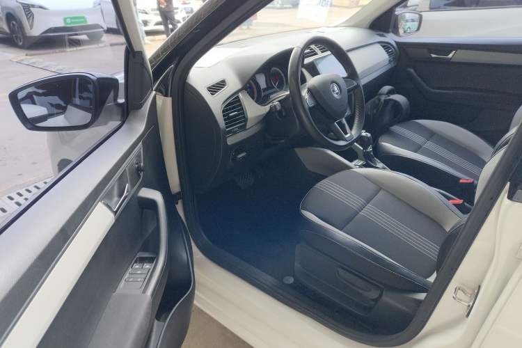 Used Skoda Fabia 2017 1.6L Automatic Sport Edition Driver Seat