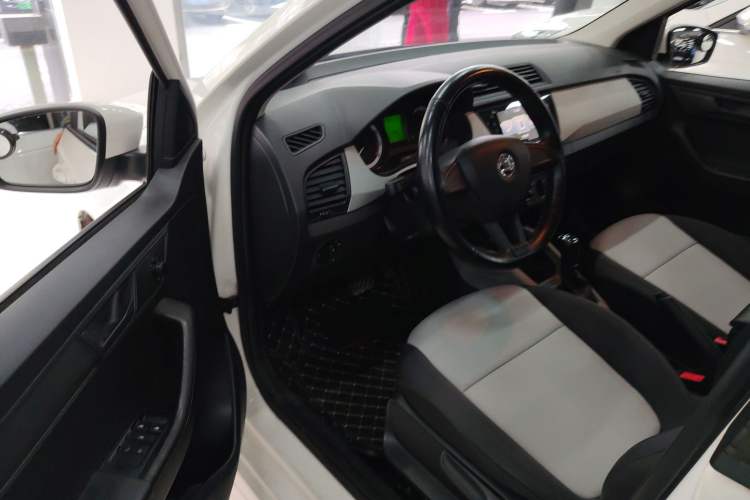 Used Skoda Fabia 2017 1.4L Automatic Car Enjoy Edition Driver Seat
