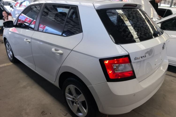 Used Skoda Fabia 2017 1.4L Automatic Car Enjoy Edition Exterior 2