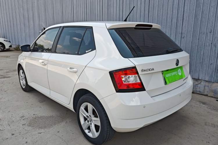 Used Skoda Fabia 2017 1.4L Automatic Car Enjoy Edition Exterior 2
