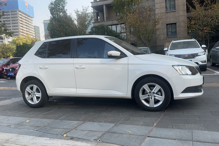 Used Skoda Fabia 2017 1.4L Automatic Car Enjoy Edition Exterior 2