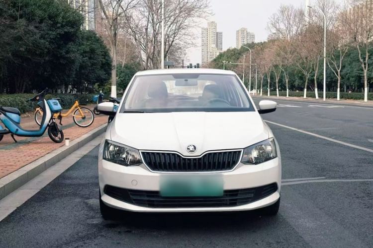 Used Skoda Fabia 2017 1.4L Automatic Car Enjoy Edition Exterior 2