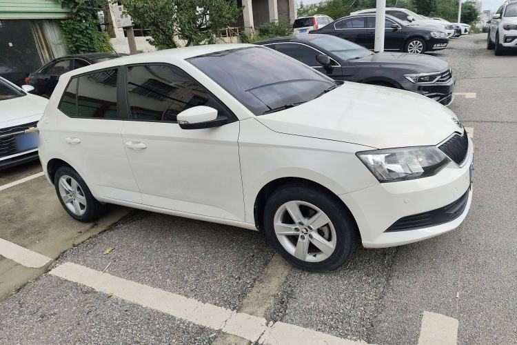 Used Skoda Fabia 2017 1.4L Automatic Car Enjoy Edition Exterior 2