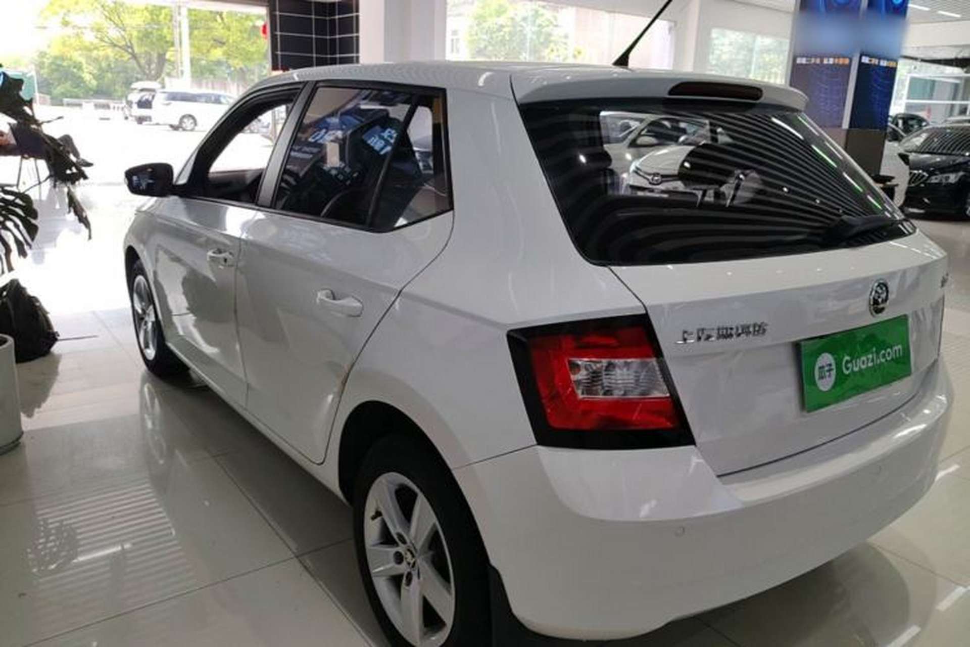 Used Skoda Fabia 2017 1.4L Automatic Car Enjoy Edition Exterior 2