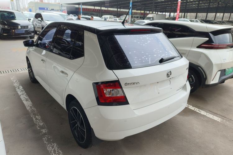 Used Skoda Fabia 2017 1.6L Automatic Sport Edition Exterior 2