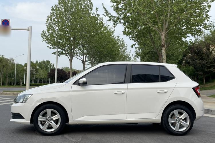 Used Skoda Fabia 2017 1.4L Automatic Car Enjoy Edition Exterior 2