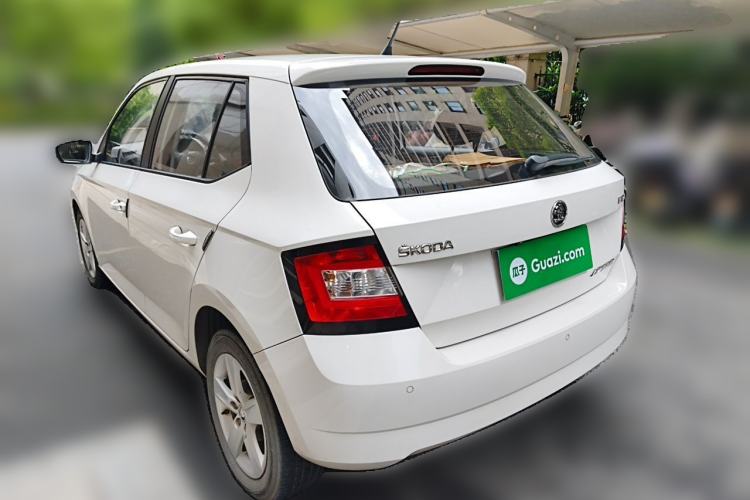 Used Skoda Fabia 2017 1.4L Automatic Car Enjoy Edition Exterior 3