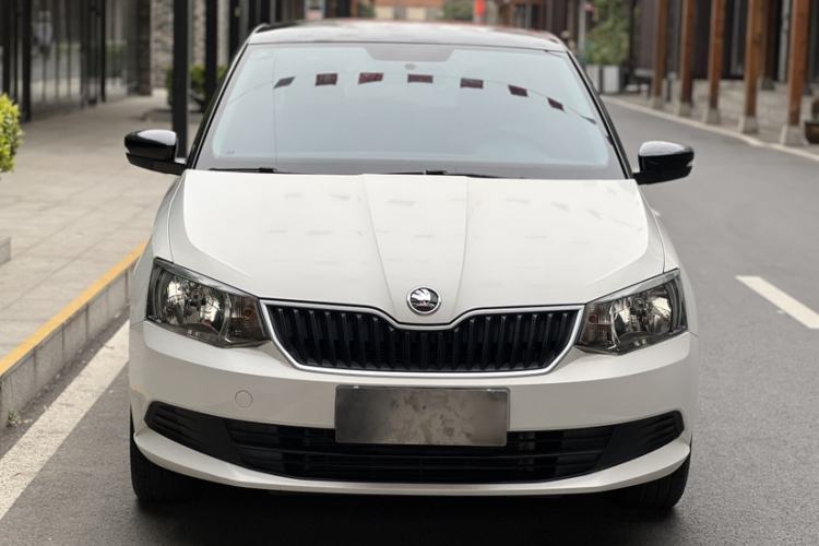 Used Skoda Fabia 2017 1.4L Automatic Car Enjoy Edition Exterior 3
