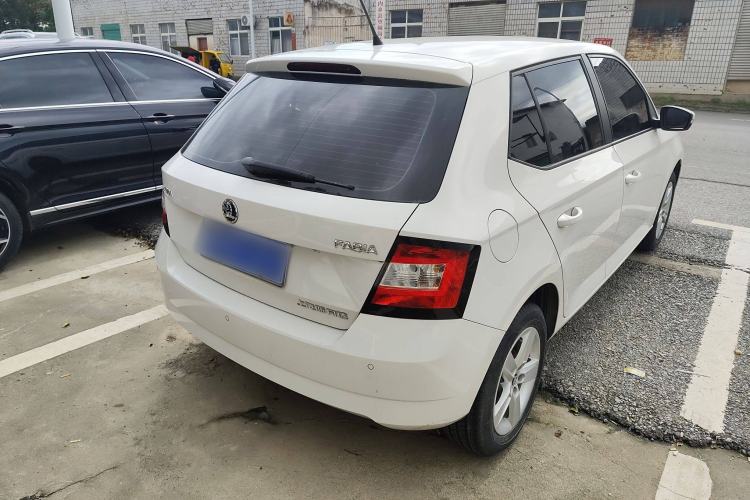 Used Skoda Fabia 2017 1.4L Automatic Car Enjoy Edition Exterior 3
